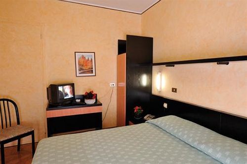 Mon Toc Hotel 2*